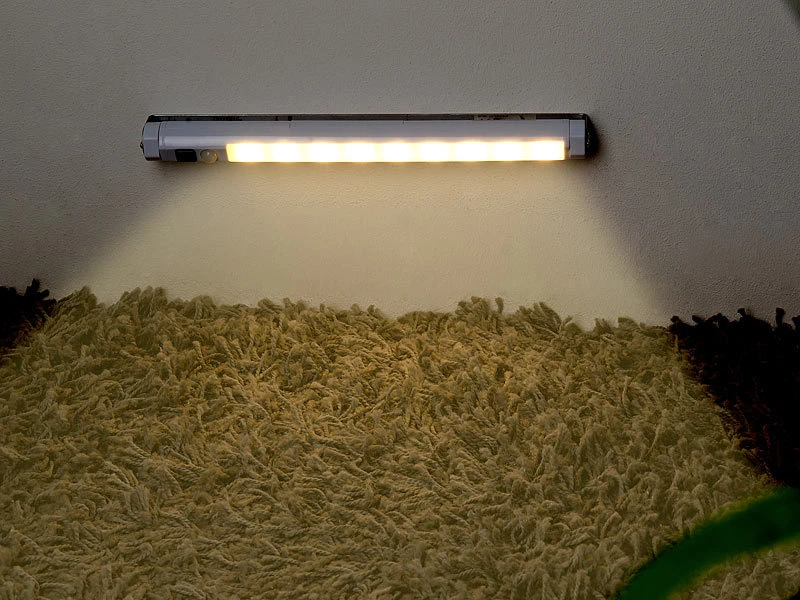 Lunartec LED Lichtleiste Batterie:4er-Set Schwenkbare Lichtleisten, PIR-Sensor, 9 SMD-LEDs, WarmweiĆ ā Bild 8