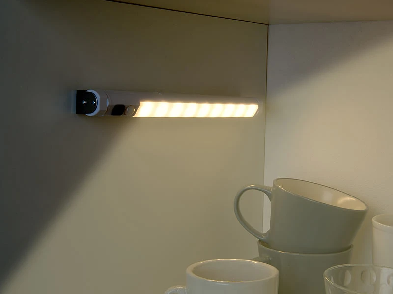 Lunartec LED Lichtleiste Batterie:4er-Set Schwenkbare Lichtleisten, PIR-Sensor, 9 SMD-LEDs, WarmweiĆ ā Bild 9