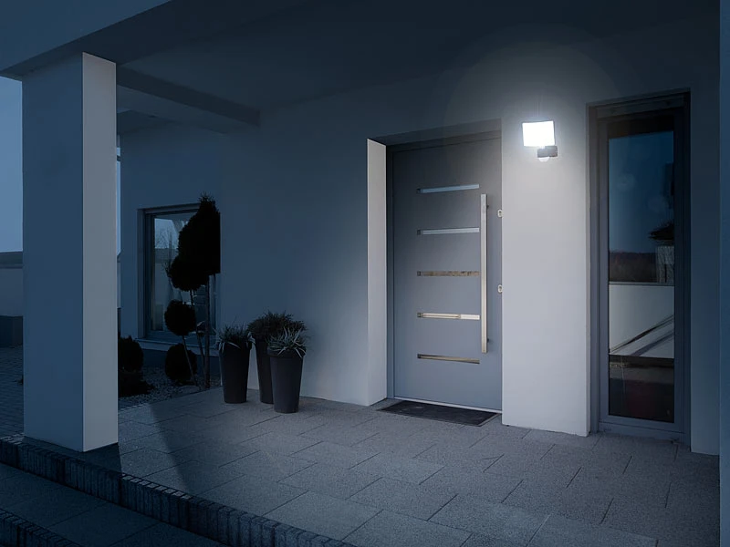 Lunartec Außenleuchte:LED-Außenstrahler Mit PIR-Bewegungssensor, 2.200 Lm, Weiß, 30 W, IP65 – Bild 5